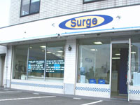 Surge サージ